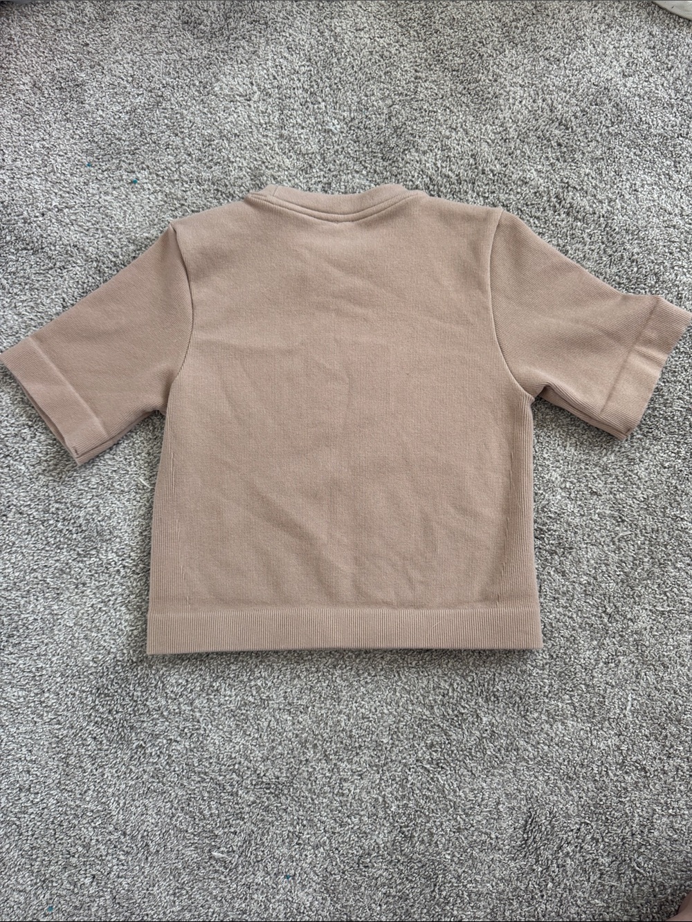 Everlane Fine Rib Knit Short Sleeve Top Taupe | XS/S | Minimalist - Picture 3 of 6